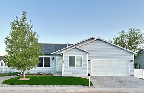 Montrose House | Sneffels House in Montrose, CO