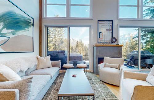 Hyak House | Snoqualmie Pass Mountain Retreat