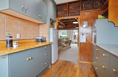 Fairlie House | Snow Chalet - Fairlie Holiday Home