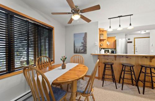 Sun Peaks Apartment | Snow Creek Village #37 By Bear Country