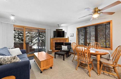 Sun Peaks Apartment | Snow Creek Village #37 By Bear Country