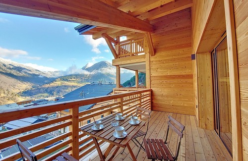 Saint-Jean-dʼAulps Apartment | Snow Roc - 6/8 persons - Ski to door access - Mountain view