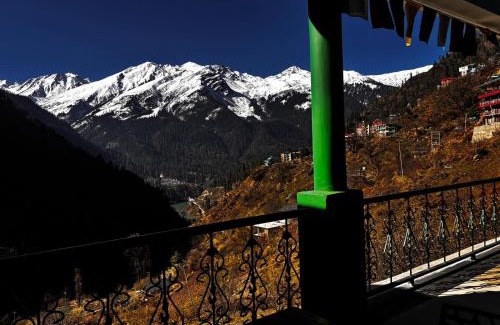 Tosh Hotel | Snow View Guest House