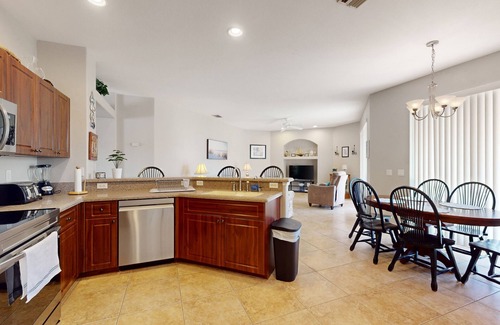 North Port House | Snowbird-friendly oasis with lanai, grill, W/D & lush yard - near golf & beaches