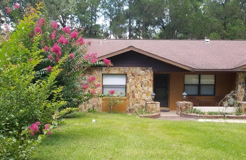 Dunnellon House | SNOWBIRD HAVEN - BOOK YOUR SUMMER TRIP NOW!
