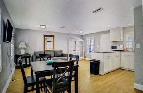 Flagler Beach Apartment | Snowbirds save 50% Clean , pets, beachside apt. Downtown Flagler Beach -Sleeps 4