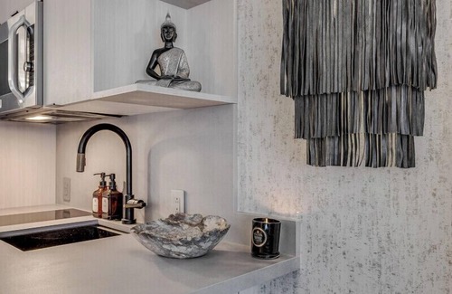 Aspen Condo | Snowcap Suite | Luxe Studio in Heart of D/T Aspen