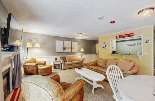 Bartlett Apartment | Snowcone