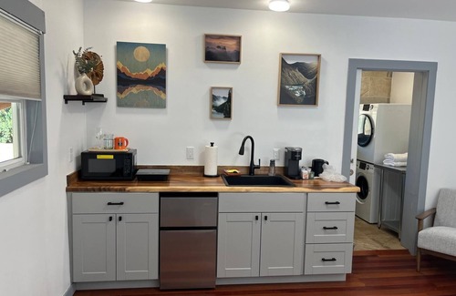 Leavenworth Bed & Breakfast | Snowcreek Suite - Hemlock - Hot Tub