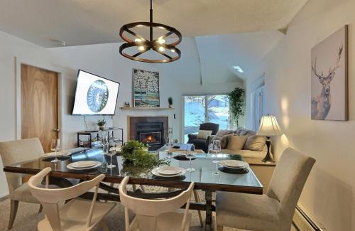 Killington House | Snowcub- AC, Pool, Hot tub, Tennis, Grill!