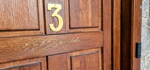 Sinaia Apartment | Snowflake Condo