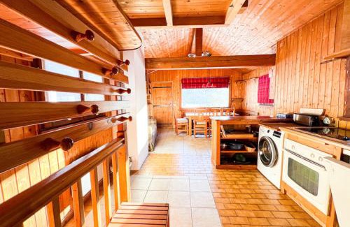 Montroc Ski Chalet | Snowflake cottage with garden