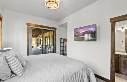 Whitefish House | Snowghost Chalet Ultimate Luxury Ski In Ski Out 5BD 55BA with Hot Tubs Steam Room and Game Room