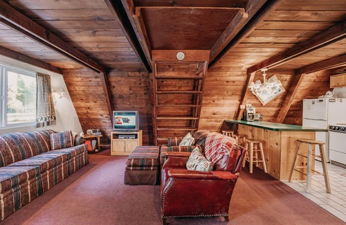 Glacier Cabin | Snowline Cabin #54 - Hot Tub - Pets Ok