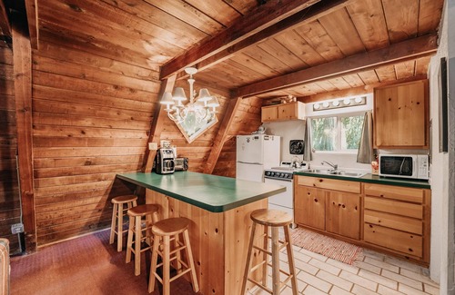 Glacier Cabin | Snowline Cabin #54 - Hot Tub - Pets Ok