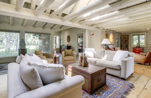 Snowmass Village House | Snowmass Home with Hot Tub, Fireplace, and Mtn Views!