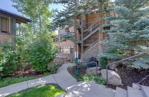 Snowmass Village Apartment | Snowmass Village Retreat Close to Slopes & Trails!