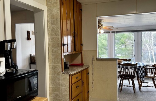 Mercer Cabin | Snowmobiler's Haven! Near Downtown Mercer!
