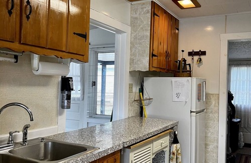 Mercer Cabin | Snowmobiler's Haven! Near Downtown Mercer!