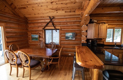 Mercer House | Snowmobilers & Skiers Full Scandinavian Log Home On Private Lake