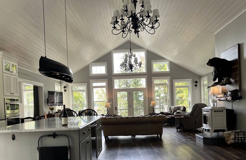 Sinclair House | Snowmobilers Winter Wonderland!