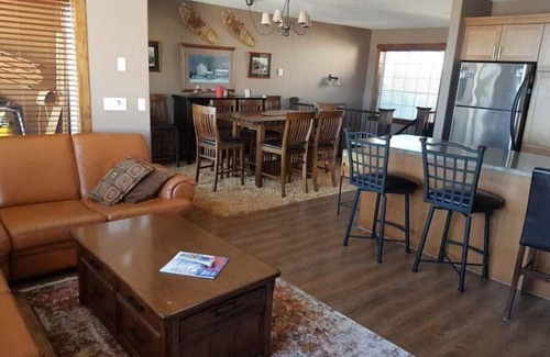 Snow Pine Estates Ski Chalet | Snowmore Chalet, a perfect family get away home
