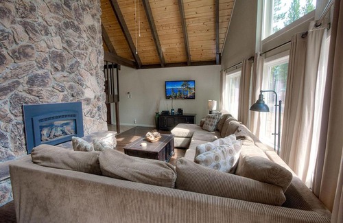 Black Bart House | Snowshoe Chalet by Lake Tahoe Accommodations
