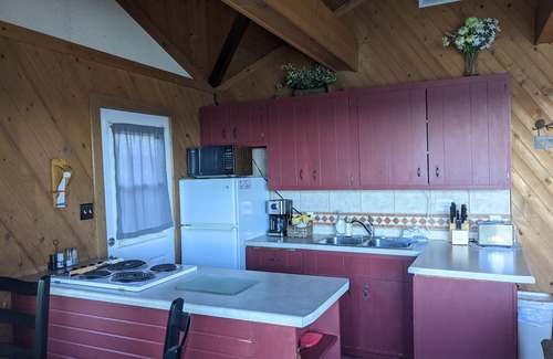 Sturgeon Bay Cottage | Snug Harbor Inn - Sunset Cottage
