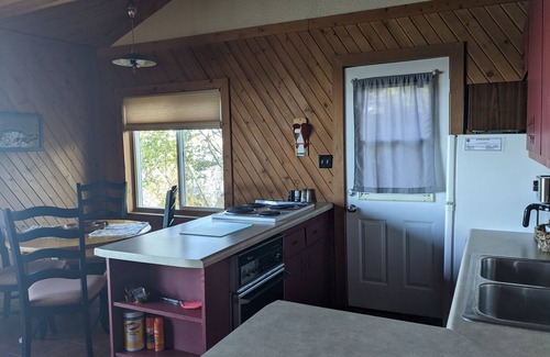 Sturgeon Bay Cottage | Snug Harbor Inn - Sunset Cottage