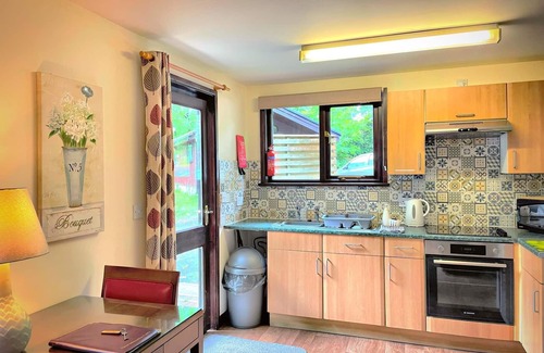 Llanybri House | Snug Hut 5-Hot Tub-Woodland Lodges-Pembrokshire-Tenby