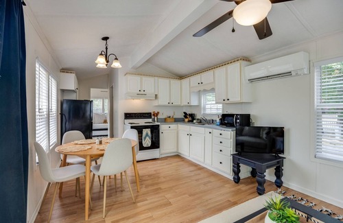 Monteagle Cottage | Snuggle Up in our Teddy Cottage! *New Listing*
