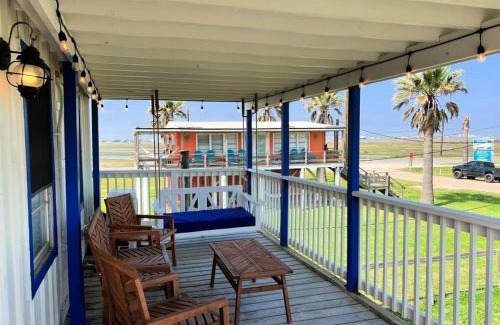 Surfside Beach House | So Cute Sun & Salt Beach Bungalow