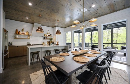 Broken Bow Cabin | Soak in Summer | Luxe Pool, Creekside Bliss