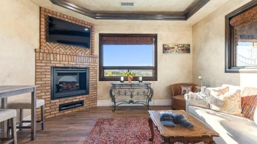 Temecula House | Soaking Tub Vineyard Views Wine Trail Access The Casita at Vines Estate by AvantStay