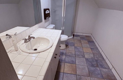 North Central Bed & Breakfast | Sober Living in Pink Cloud with breakfast in superb Pasadena with WiFi
