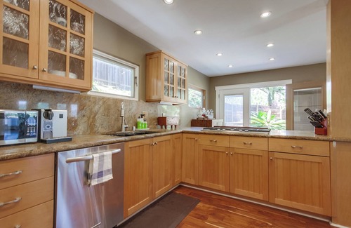 Fire Mountain House | SoCal Indoor Outdoor Living on 1/3 acre, super close to shopping and beach area!