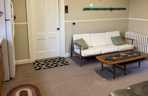 Bryant Pond House | Socially Distance -Lg Farmhouse ;direct route to Sunday River! Ski, Hike or Swim