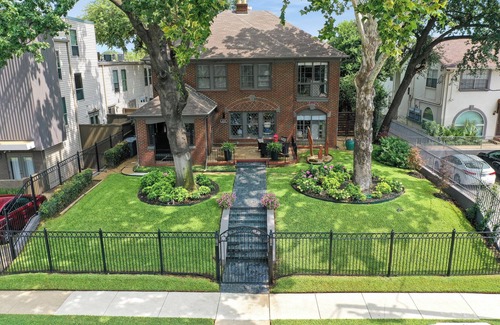 Oak Lawn Apartment | SoCozyToo Exec Suite Oaklawn/Uptown