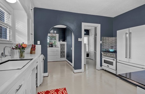 Oak Lawn Apartment | SoCozyToo Exec Suite Oaklawn/Uptown