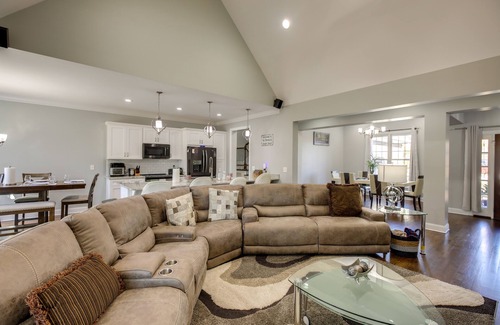 Soddy-Daisy House | Soddy-Daisy Home w/Fireplace - Pets Welcome!