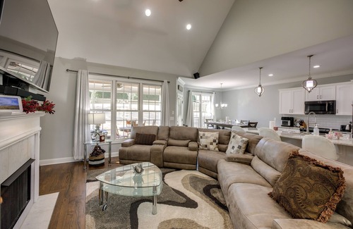 Soddy-Daisy House | Soddy-Daisy Home w/Fireplace - Pets Welcome!