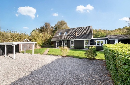 Vibæk Strand House | "Soeren" - 300m from the sea by Interhome