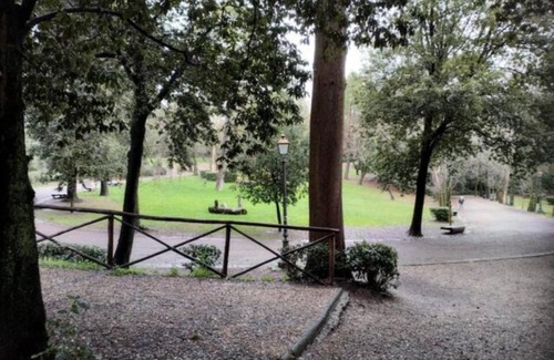 Isolotto Apartment | Soffiano Flat Firenze - 15 mins from the old town centre