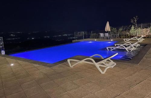 Salt Ski Chalet | sofia Farm