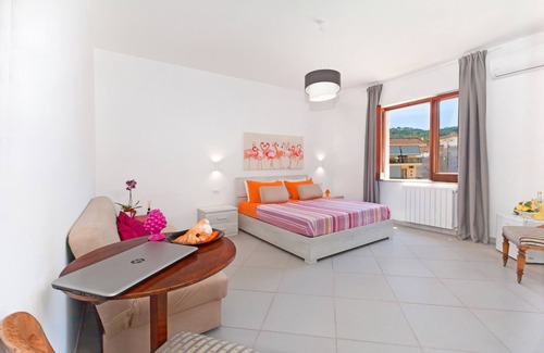 Piano di Sorrento Bed & Breakfast | Sofia flora Room