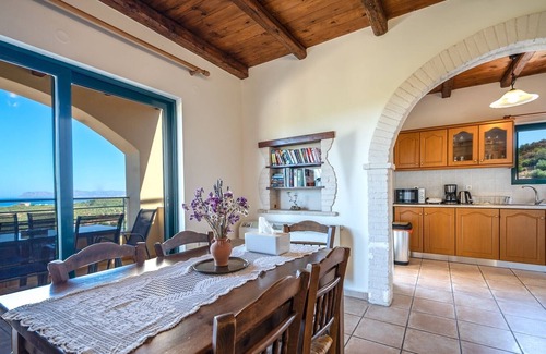 Agia Villa | Sofia-Thomas 6BD with Private Pool, near to sandy beach