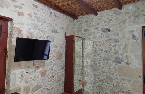 Drapanias Apartment | Sofiana's Garden Retreat with Private Pool
