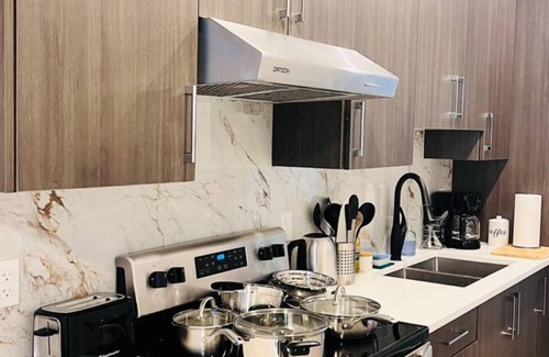 Edmonton House | Soft Cellar⭐️Stylish⭐️Central⭐️Comtemporary⭐️Sleeps4