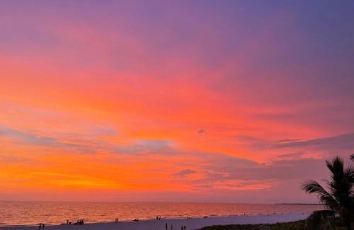 Marco Island House | Soft, Sandy Beaches I Long Views from Premiere Over-sized Balcony!