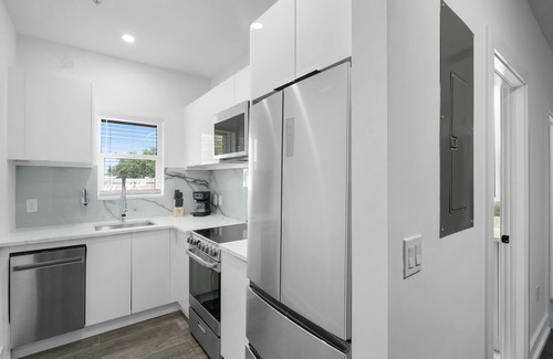 SoHo Apartment | SoHo/Hyde Park Luxury 1 BR Apt
